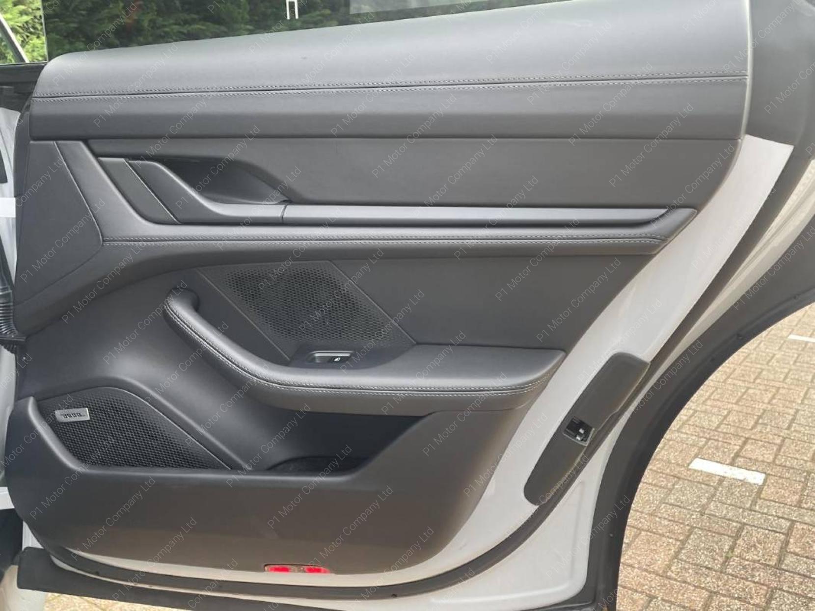 Porsche Taycan Performance Plus 93.4kWh Saloon 4dr Electric Auto RWD (11kW Charger) (476 ps)