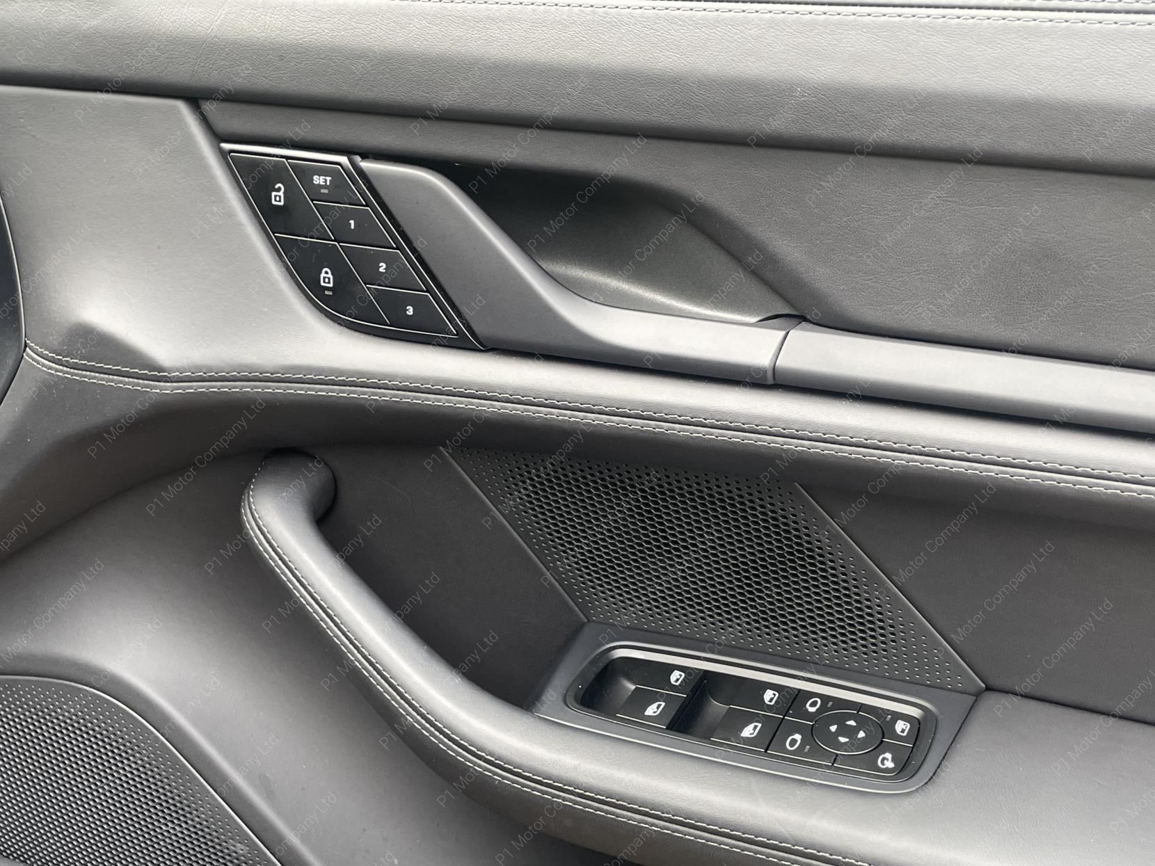 Porsche Taycan Performance Plus 93.4kWh Saloon 4dr Electric Auto RWD (11kW Charger) (476 ps)