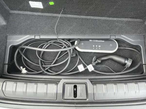 Porsche Taycan Performance Plus 93.4kWh Saloon 4dr Electric Auto RWD (11kW Charger) (476 ps)