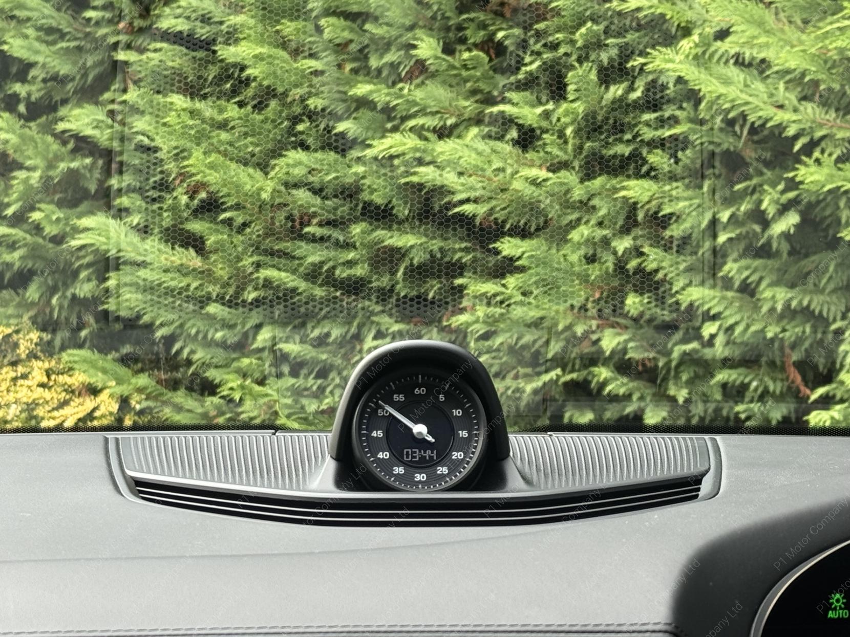 Porsche Taycan Performance Plus 93.4kWh Saloon 4dr Electric Auto RWD (11kW Charger) (476 ps)