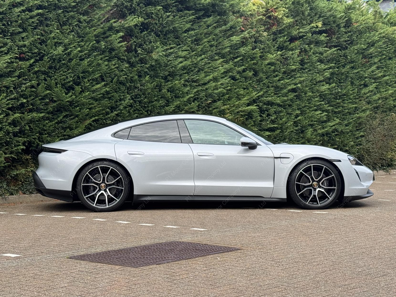 Porsche Taycan Performance Plus 93.4kWh Saloon 4dr Electric Auto RWD (11kW Charger) (476 ps)