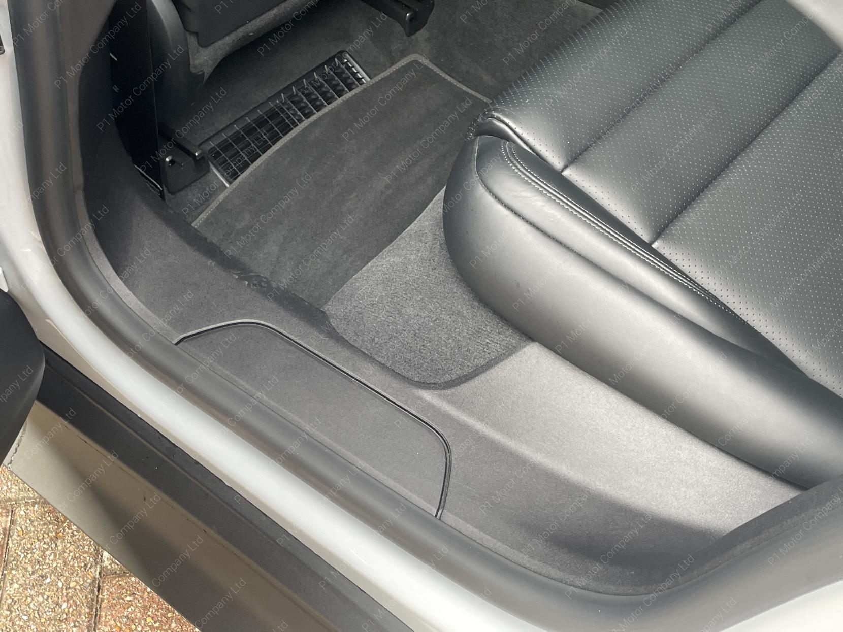 Porsche Taycan Performance Plus 93.4kWh Saloon 4dr Electric Auto RWD (11kW Charger) (476 ps)