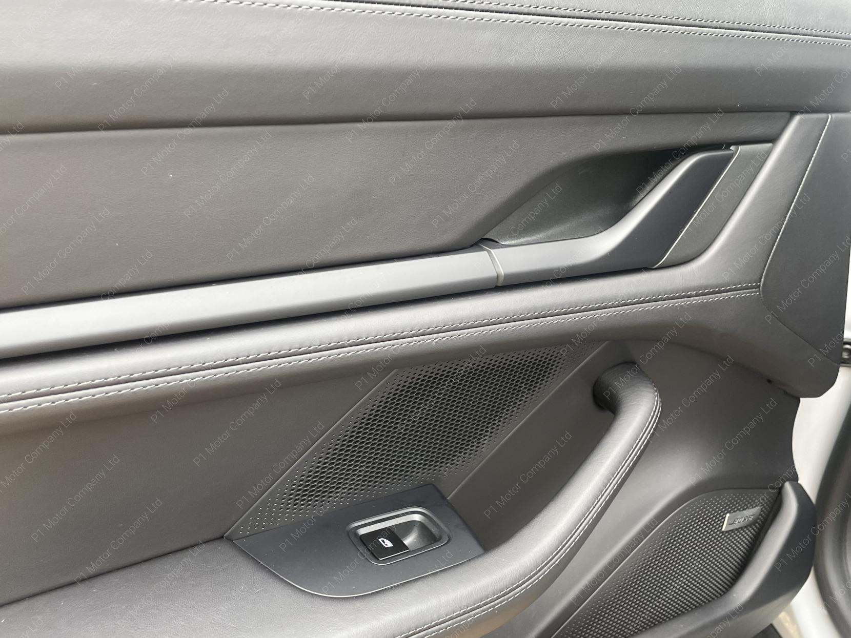 Porsche Taycan Performance Plus 93.4kWh Saloon 4dr Electric Auto RWD (11kW Charger) (476 ps)