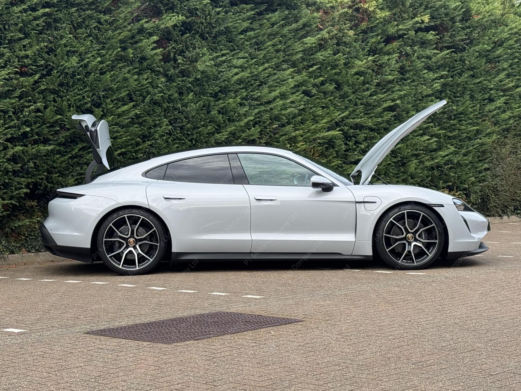 Porsche Taycan Performance Plus 93.4kWh Saloon 4dr Electric Auto RWD (11kW Charger) (476 ps)