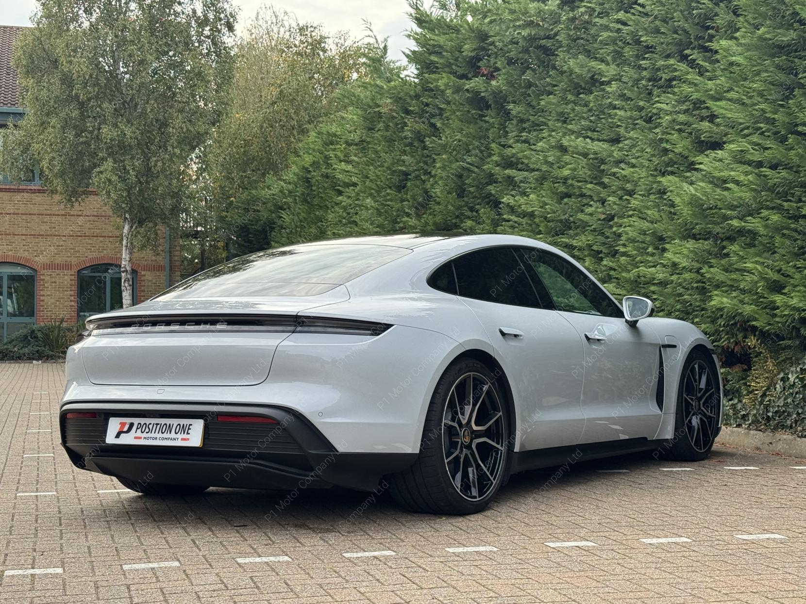 Porsche Taycan Performance Plus 93.4kWh Saloon 4dr Electric Auto RWD (11kW Charger) (476 ps)