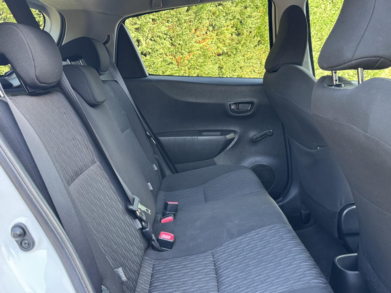 Toyota Yaris 1.0 VVT-i Edition Hatchback 5dr Petrol Manual Euro 5 (69 ps)