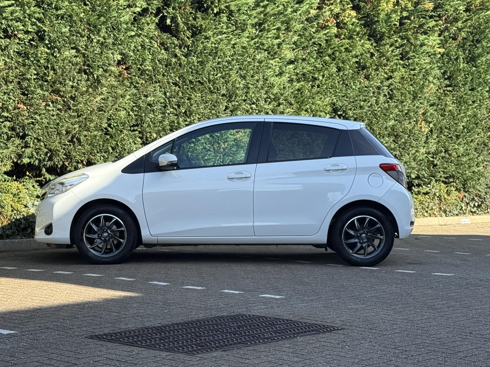 Toyota Yaris 1.0 VVT-i Edition Hatchback 5dr Petrol Manual Euro 5 (69 ps)