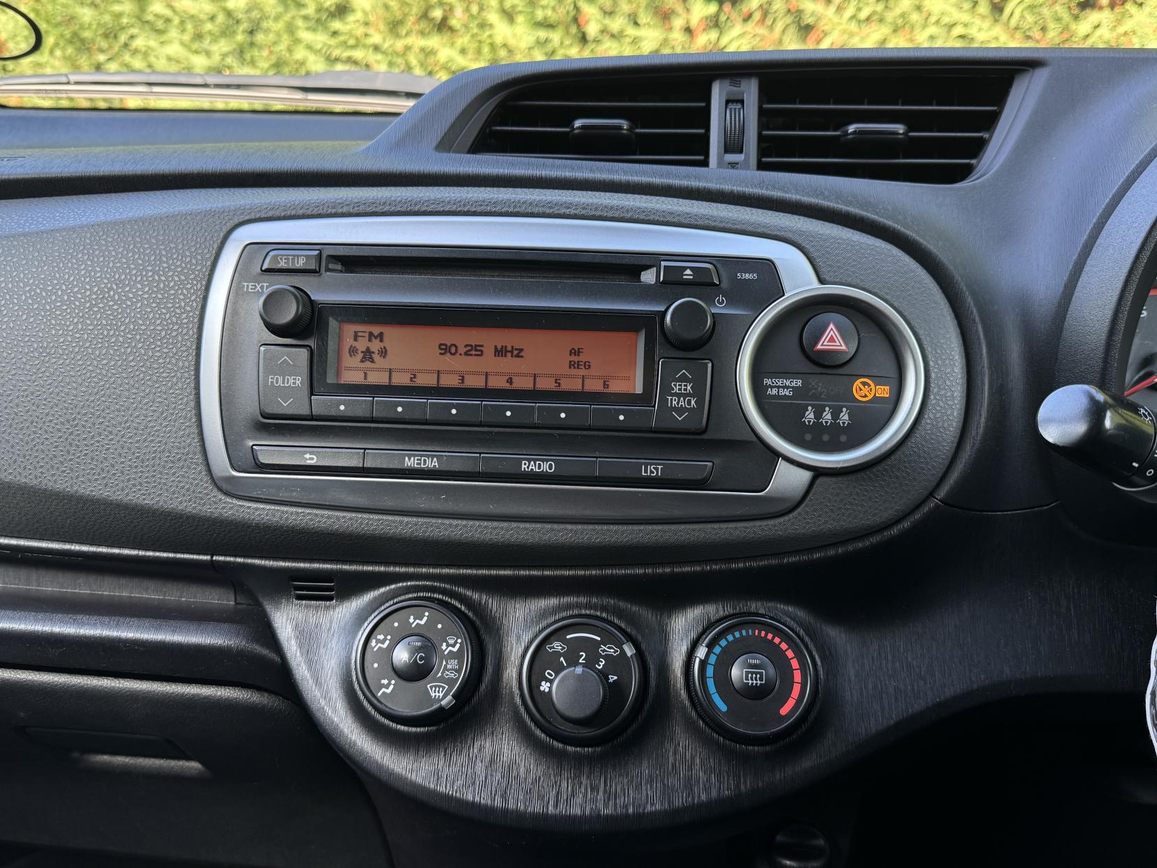 Toyota Yaris 1.0 VVT-i Edition Hatchback 5dr Petrol Manual Euro 5 (69 ps)