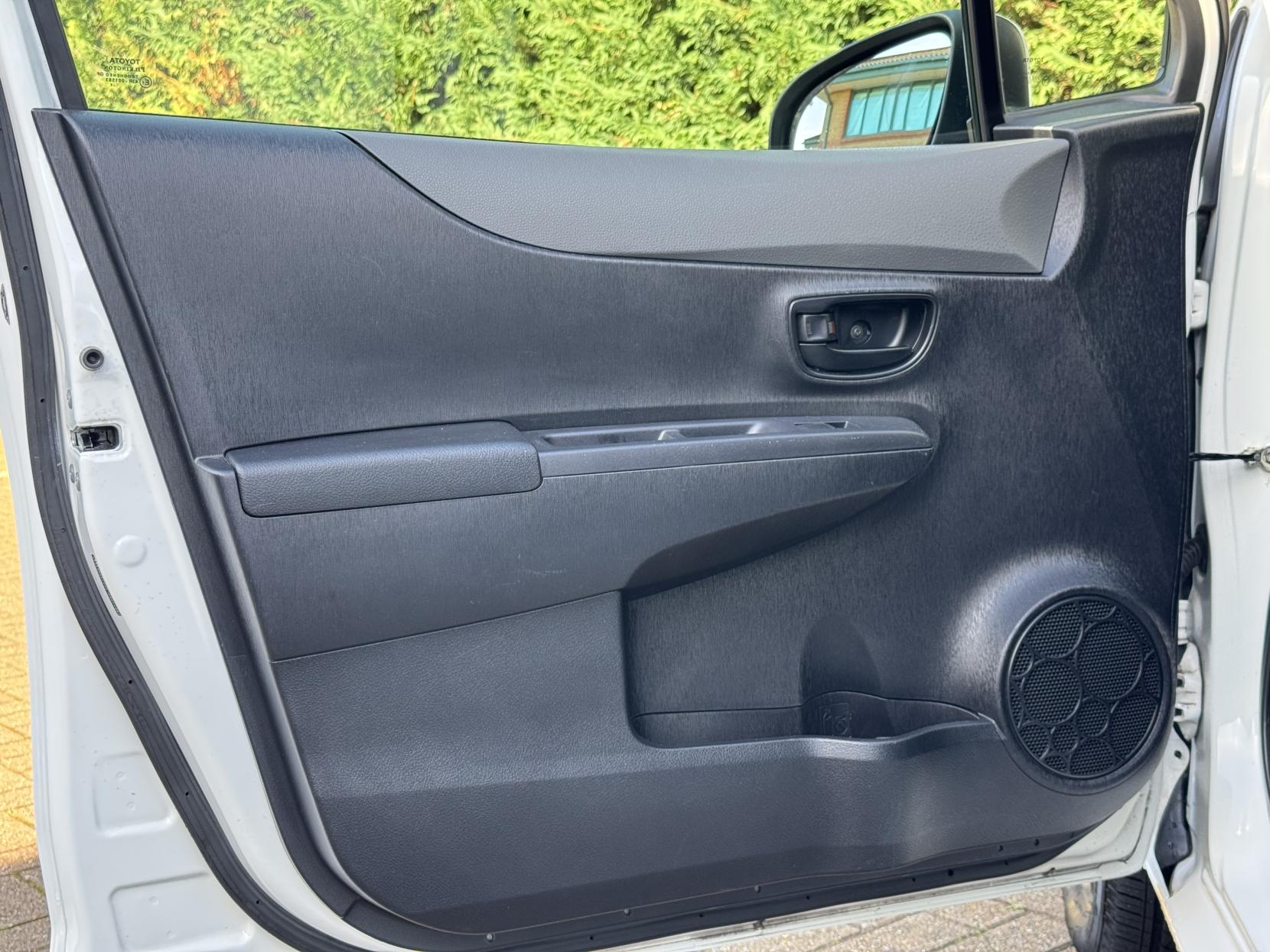 Toyota Yaris 1.0 VVT-i Edition Hatchback 5dr Petrol Manual Euro 5 (69 ps)