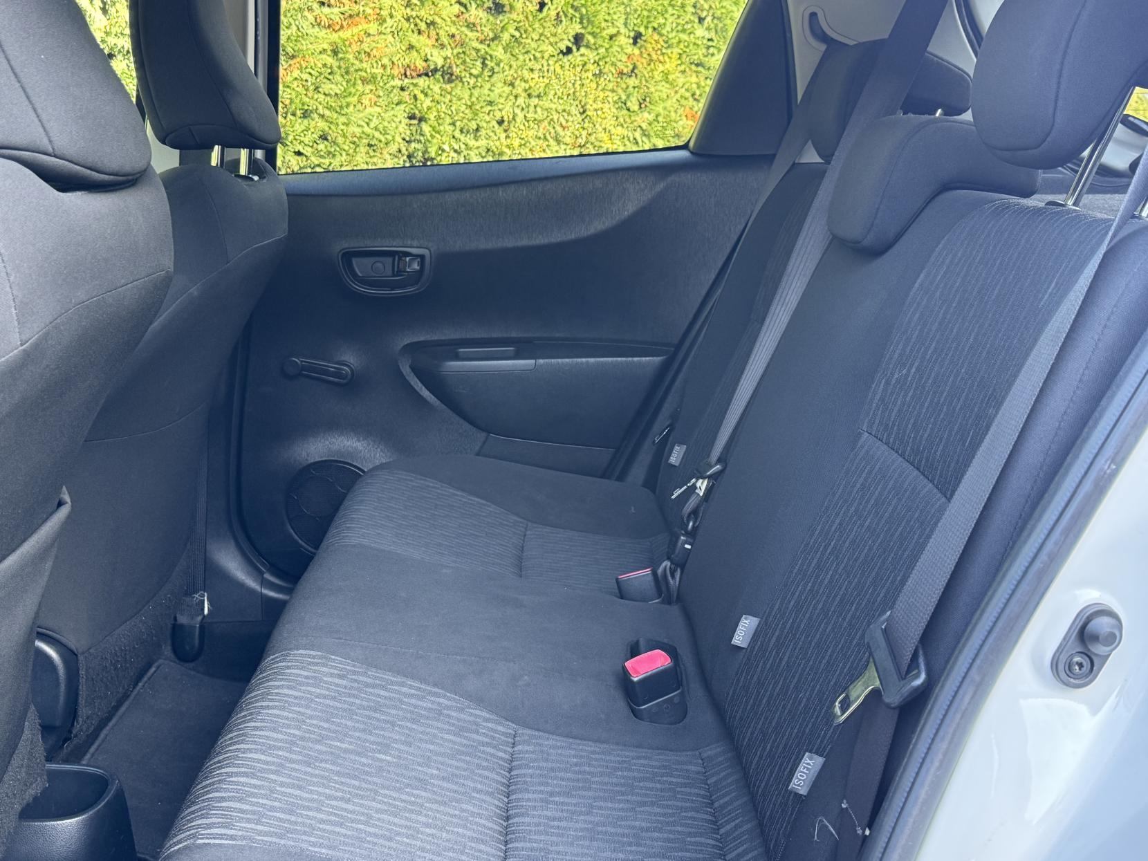 Toyota Yaris 1.0 VVT-i Edition Hatchback 5dr Petrol Manual Euro 5 (69 ps)