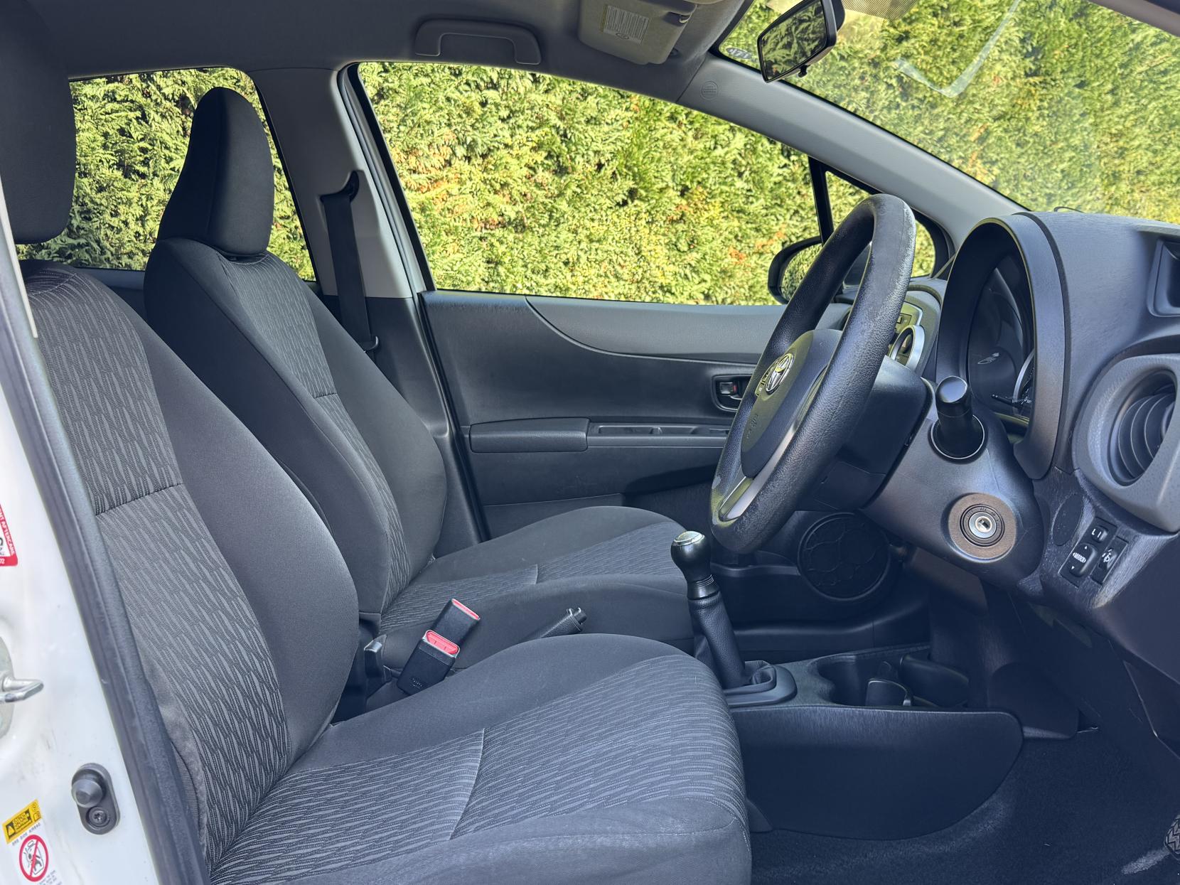 Toyota Yaris 1.0 VVT-i Edition Hatchback 5dr Petrol Manual Euro 5 (69 ps)