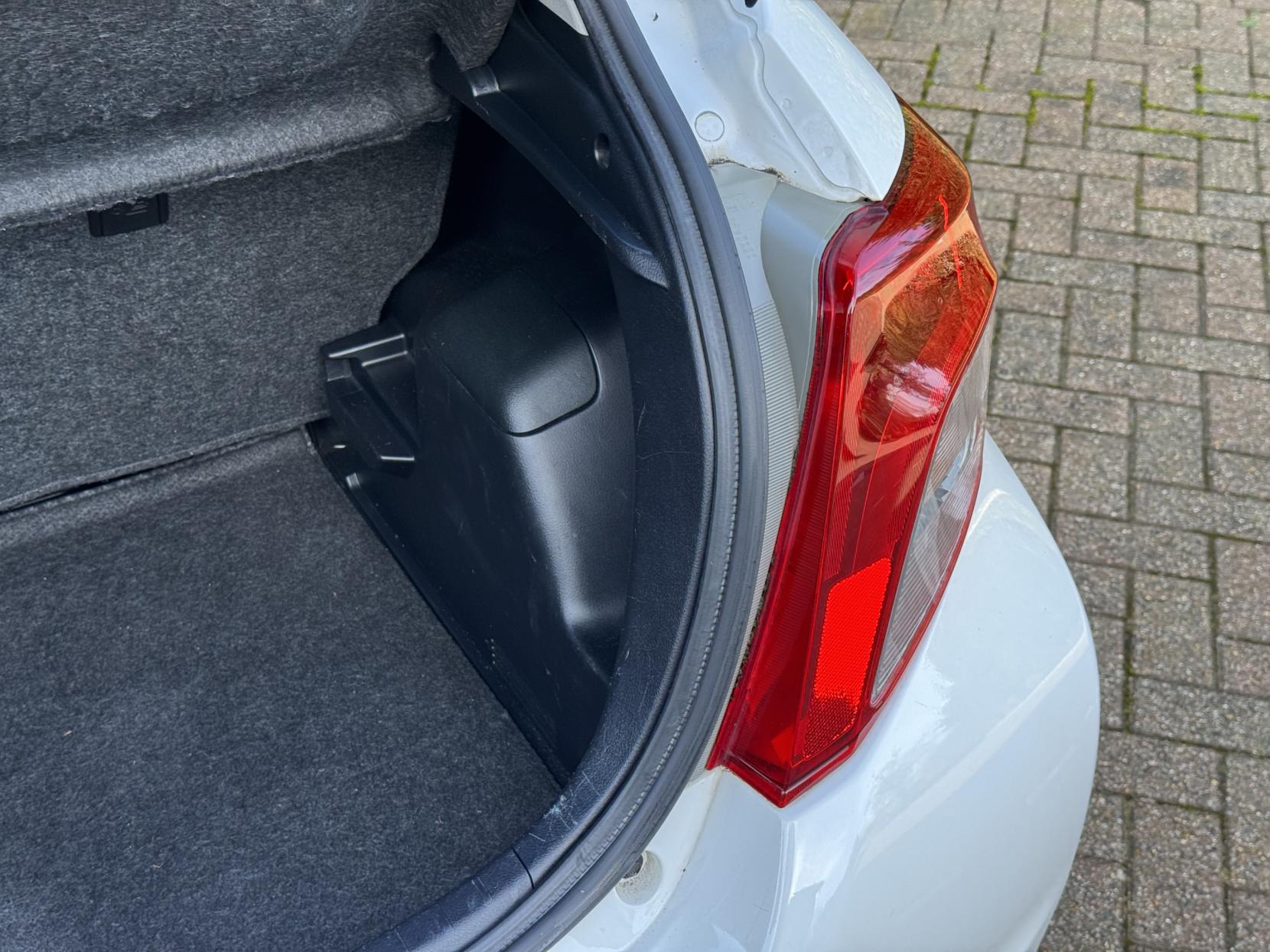 Toyota Yaris 1.0 VVT-i Edition Hatchback 5dr Petrol Manual Euro 5 (69 ps)