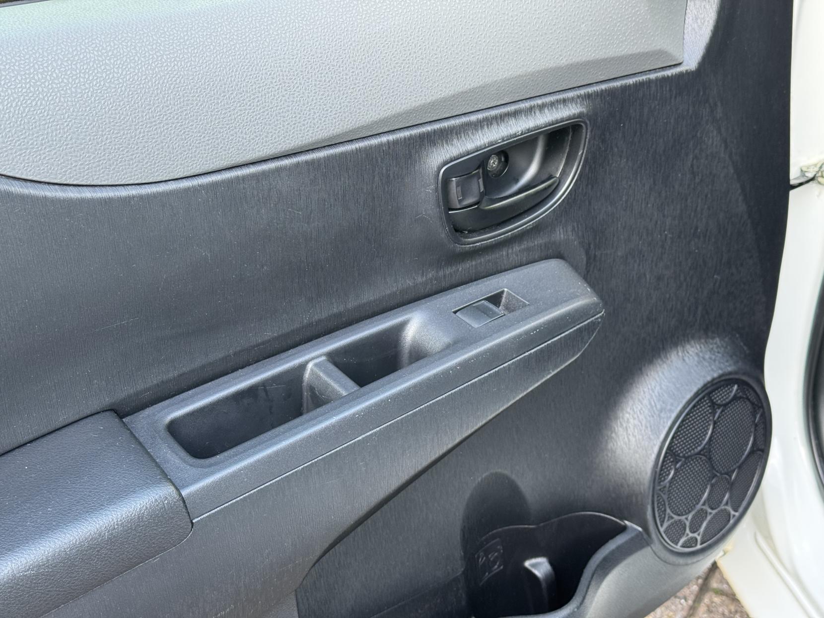 Toyota Yaris 1.0 VVT-i Edition Hatchback 5dr Petrol Manual Euro 5 (69 ps)