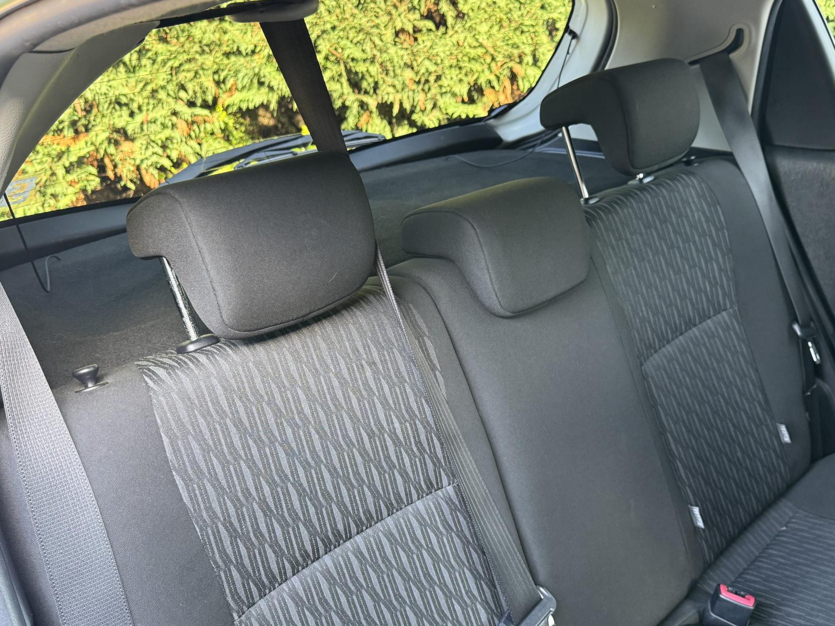 Toyota Yaris 1.0 VVT-i Edition Hatchback 5dr Petrol Manual Euro 5 (69 ps)