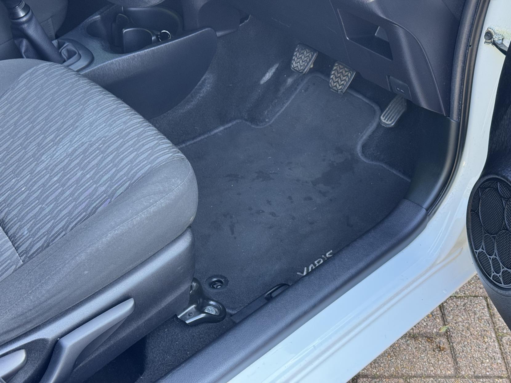 Toyota Yaris 1.0 VVT-i Edition Hatchback 5dr Petrol Manual Euro 5 (69 ps)