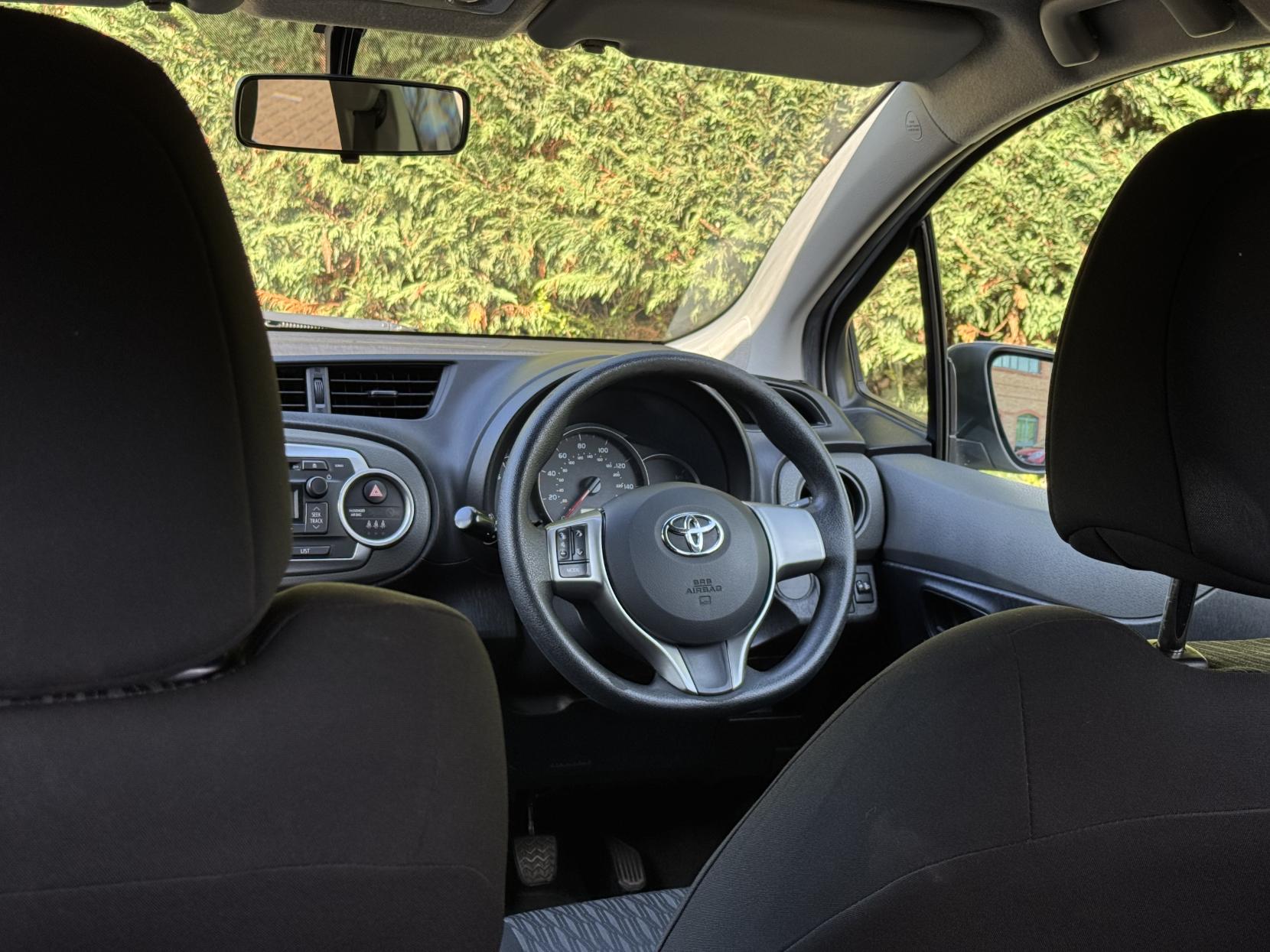 Toyota Yaris 1.0 VVT-i Edition Hatchback 5dr Petrol Manual Euro 5 (69 ps)