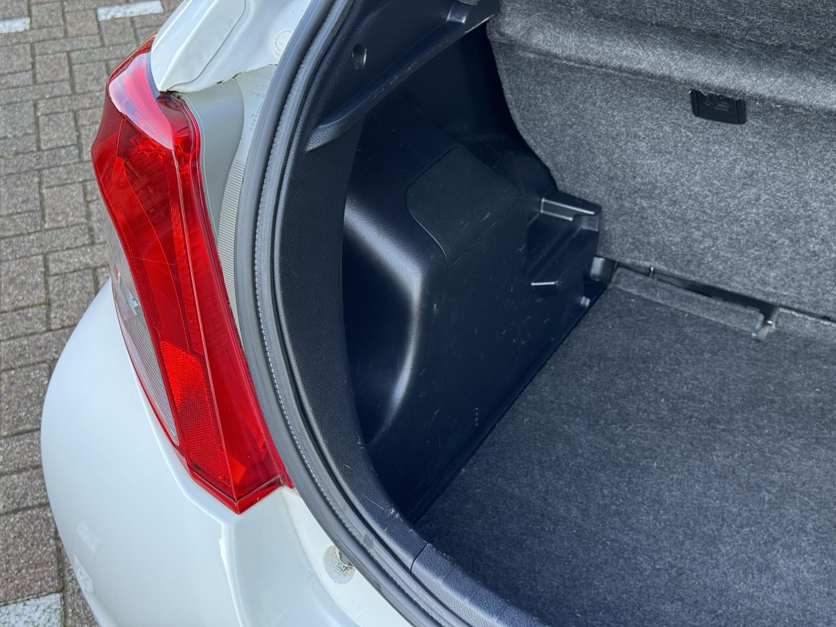 Toyota Yaris 1.0 VVT-i Edition Hatchback 5dr Petrol Manual Euro 5 (69 ps)