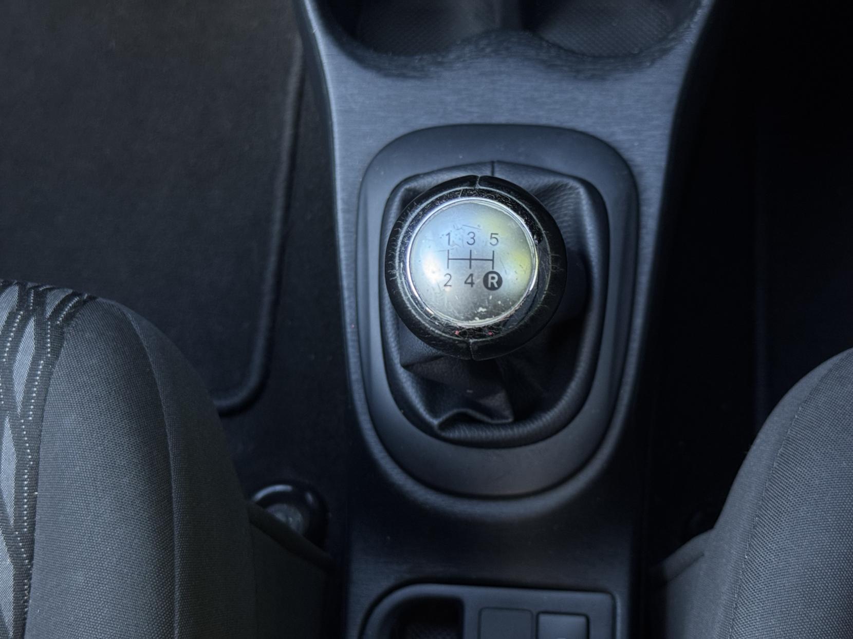 Toyota Yaris 1.0 VVT-i Edition Hatchback 5dr Petrol Manual Euro 5 (69 ps)