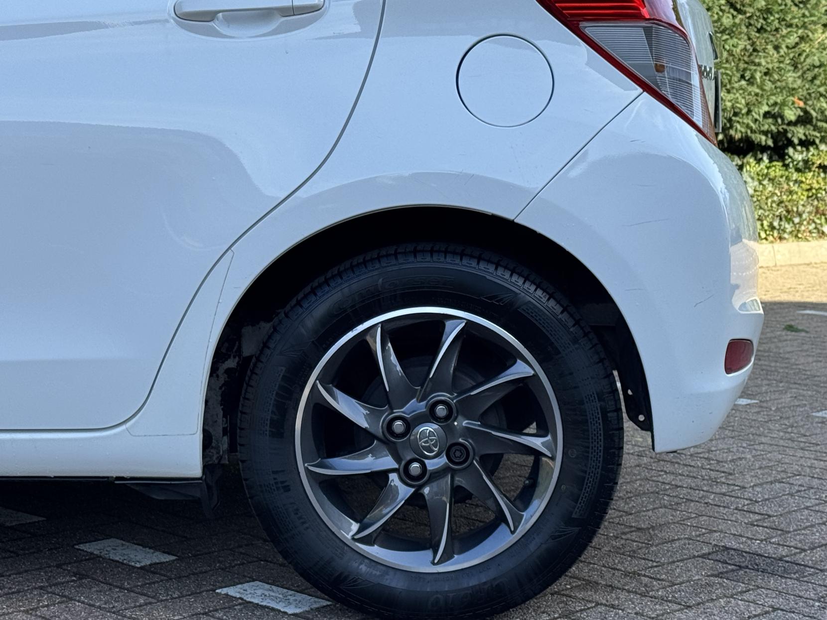 Toyota Yaris 1.0 VVT-i Edition Hatchback 5dr Petrol Manual Euro 5 (69 ps)