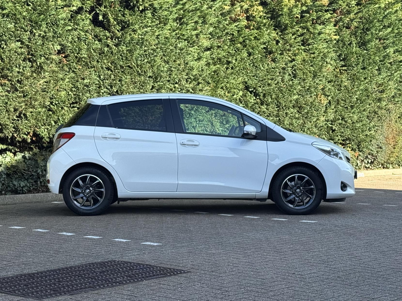 Toyota Yaris 1.0 VVT-i Edition Hatchback 5dr Petrol Manual Euro 5 (69 ps)