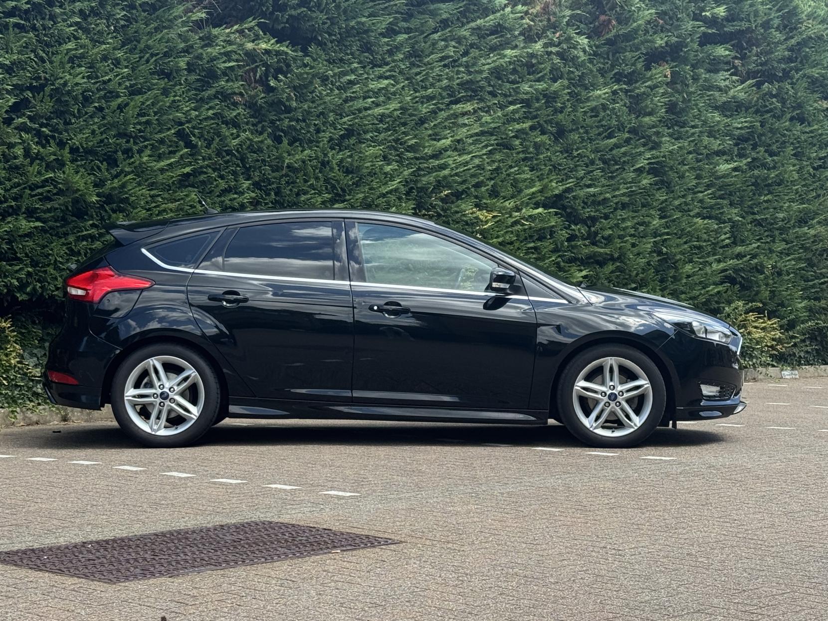 Ford Focus 1.0T EcoBoost Zetec S Hatchback 5dr Petrol Manual Euro 6 (s/s) (125 ps)