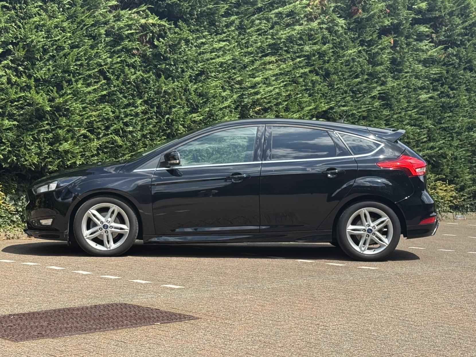 Ford Focus 1.0T EcoBoost Zetec S Hatchback 5dr Petrol Manual Euro 6 (s/s) (125 ps)