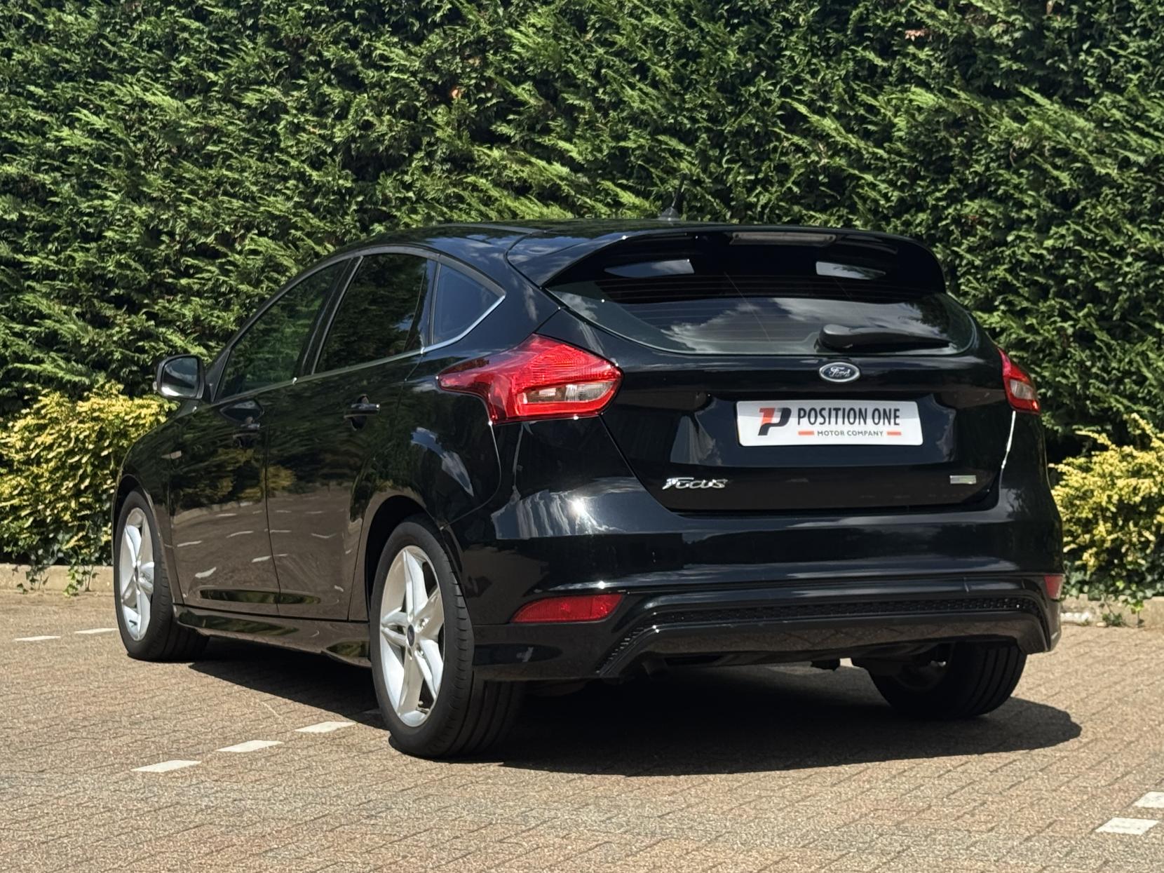 Ford Focus 1.0T EcoBoost Zetec S Hatchback 5dr Petrol Manual Euro 6 (s/s) (125 ps)