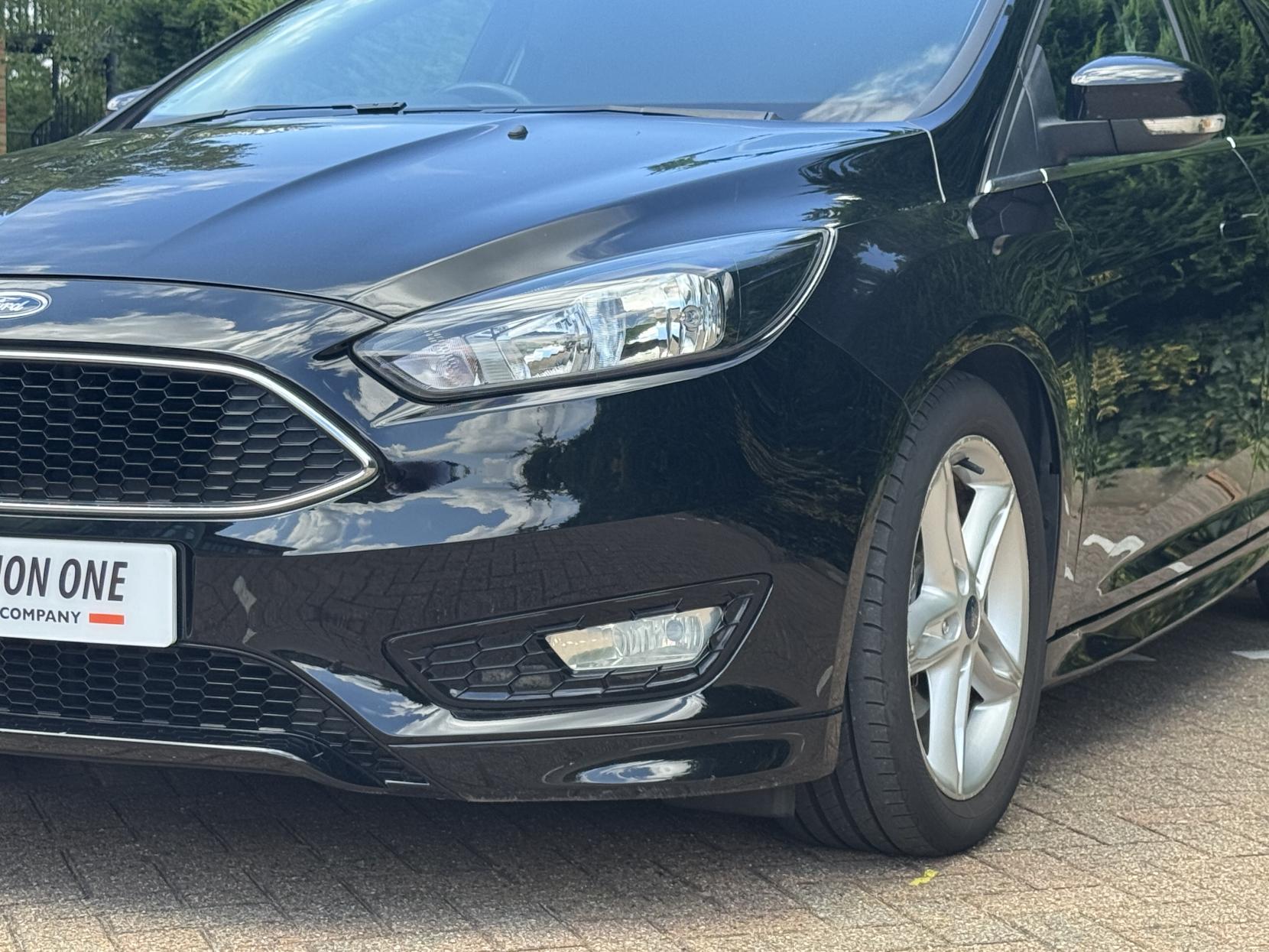 Ford Focus 1.0T EcoBoost Zetec S Hatchback 5dr Petrol Manual Euro 6 (s/s) (125 ps)