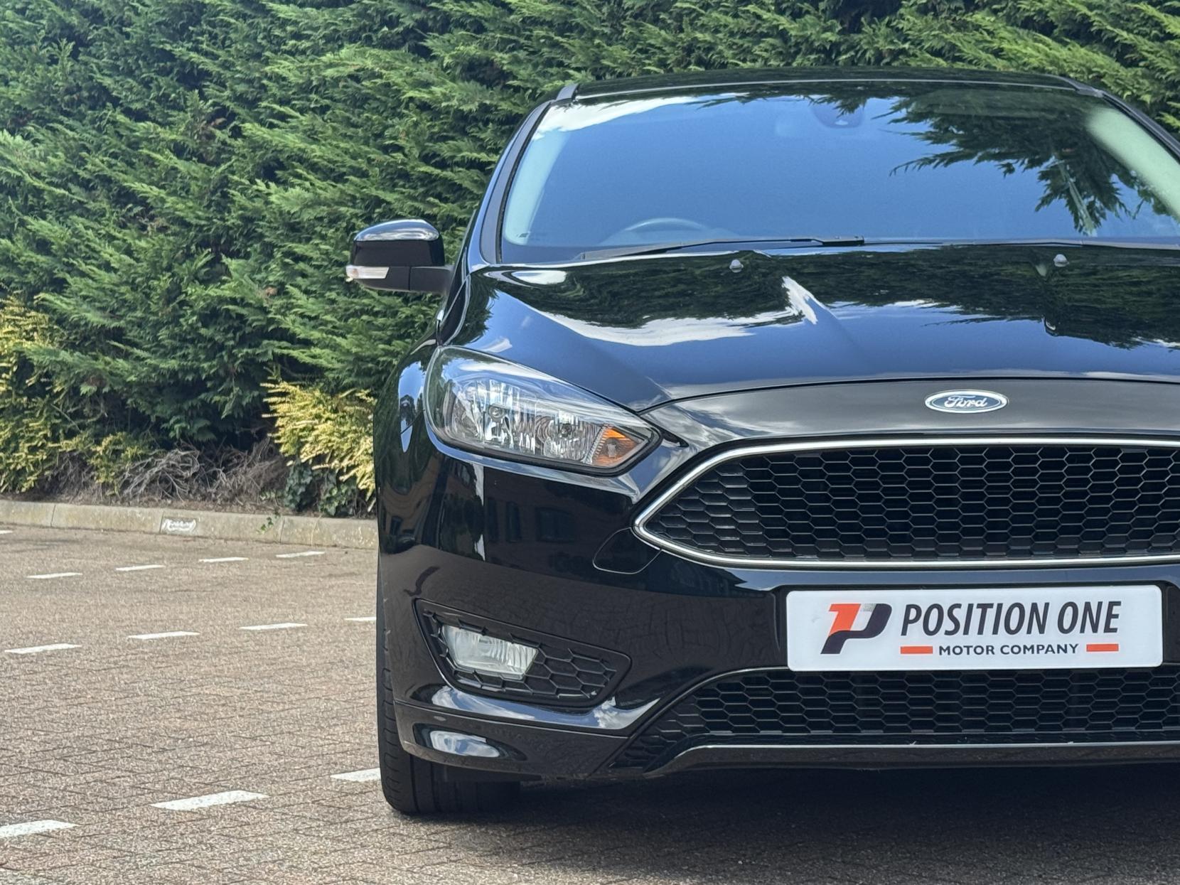 Ford Focus 1.0T EcoBoost Zetec S Hatchback 5dr Petrol Manual Euro 6 (s/s) (125 ps)