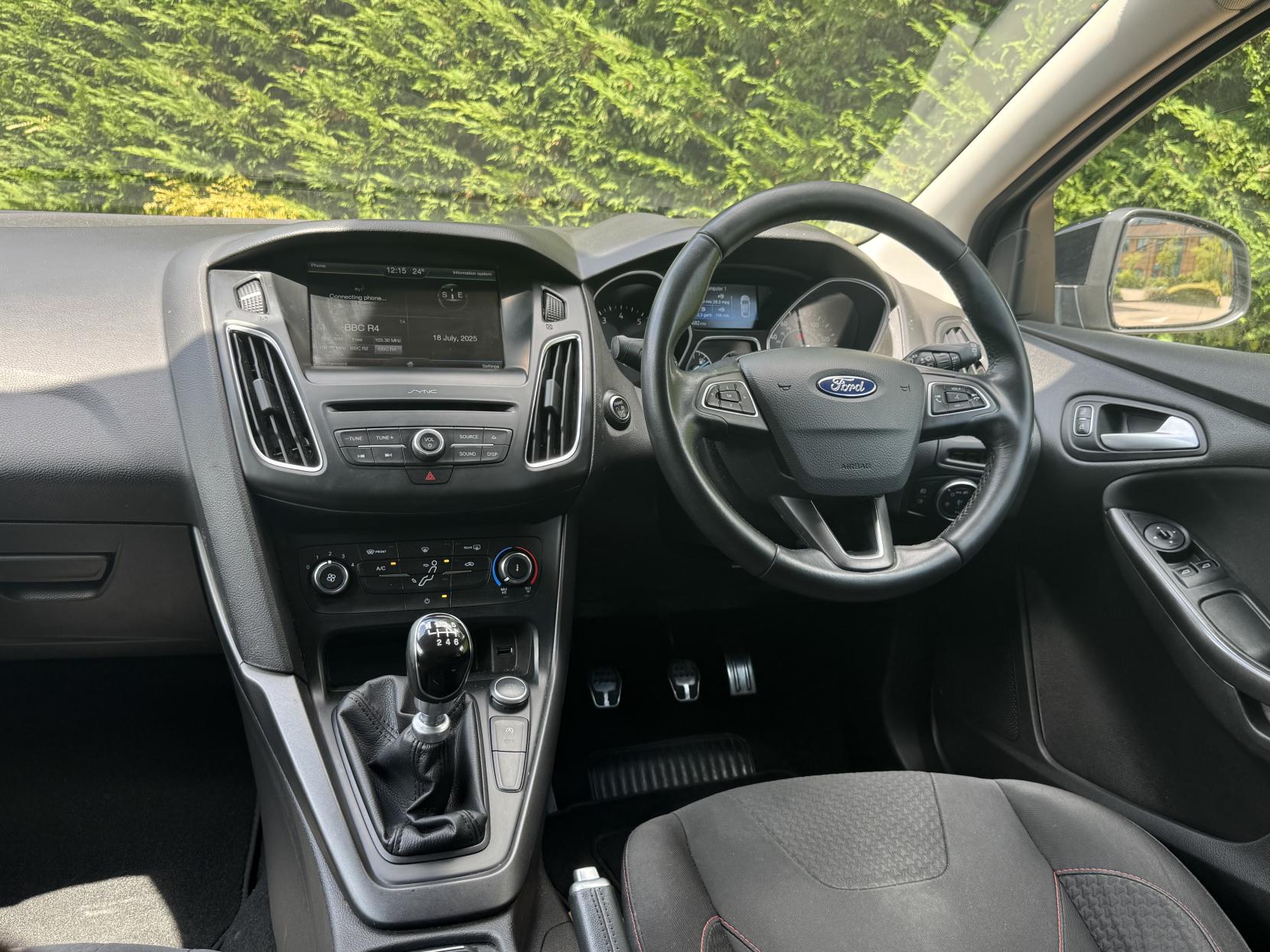 Ford Focus 1.0T EcoBoost Zetec S Hatchback 5dr Petrol Manual Euro 6 (s/s) (125 ps)