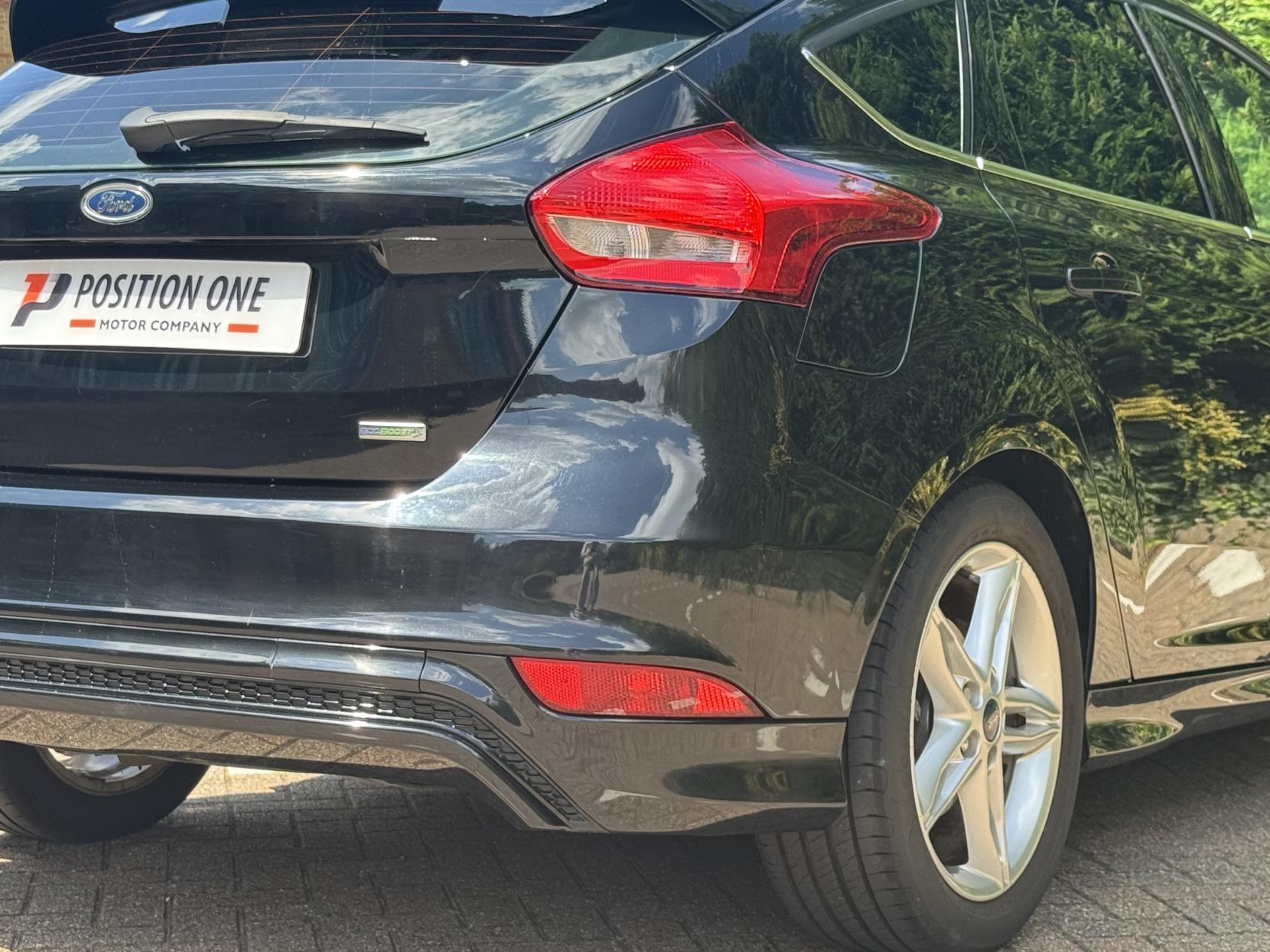Ford Focus 1.0T EcoBoost Zetec S Hatchback 5dr Petrol Manual Euro 6 (s/s) (125 ps)