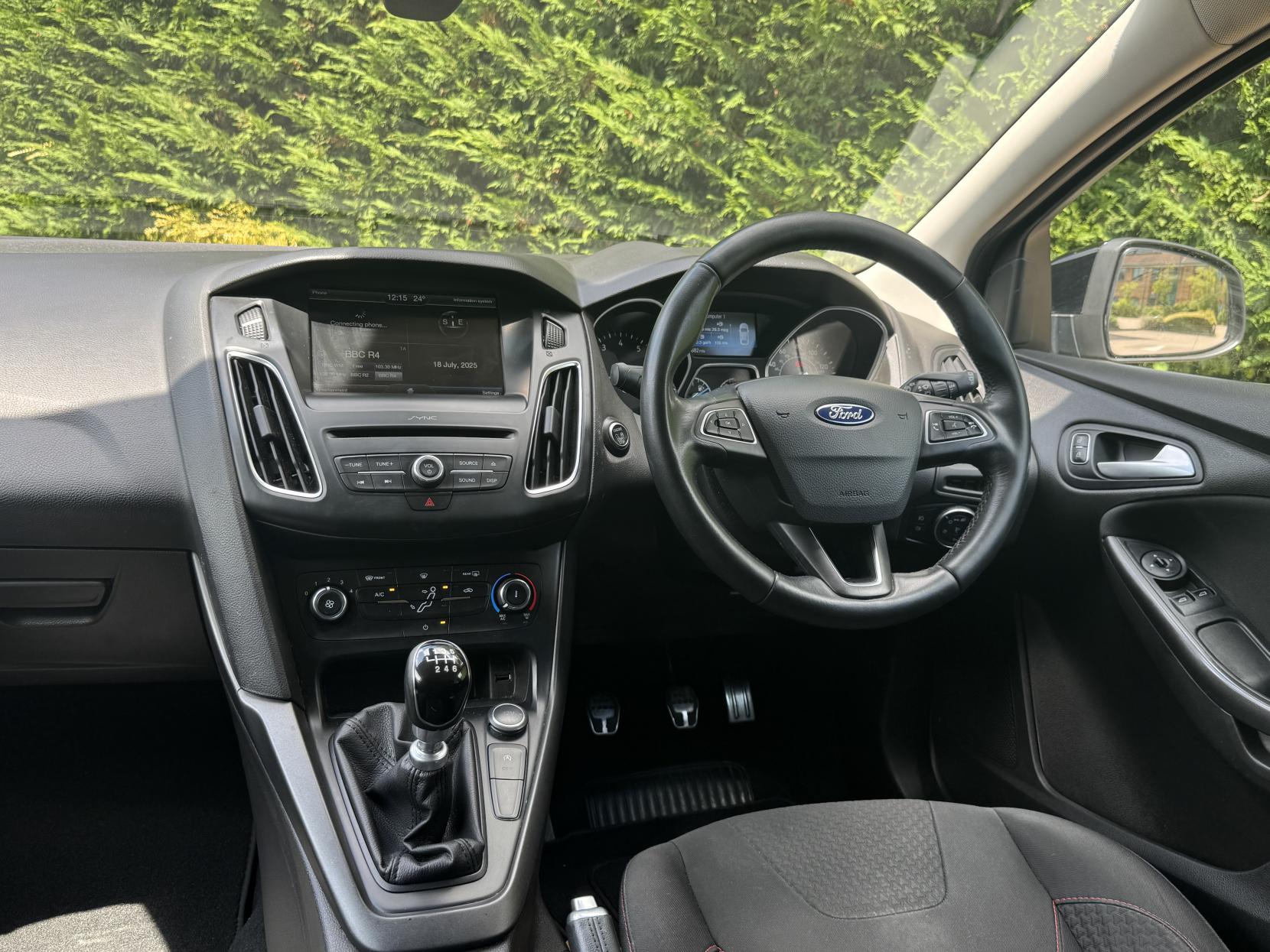 Ford Focus 1.0T EcoBoost Zetec S Hatchback 5dr Petrol Manual Euro 6 (s/s) (125 ps)