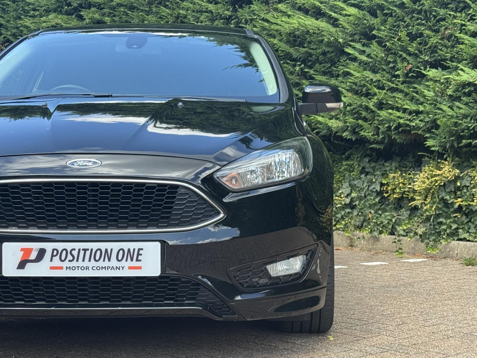Ford Focus 1.0T EcoBoost Zetec S Hatchback 5dr Petrol Manual Euro 6 (s/s) (125 ps)