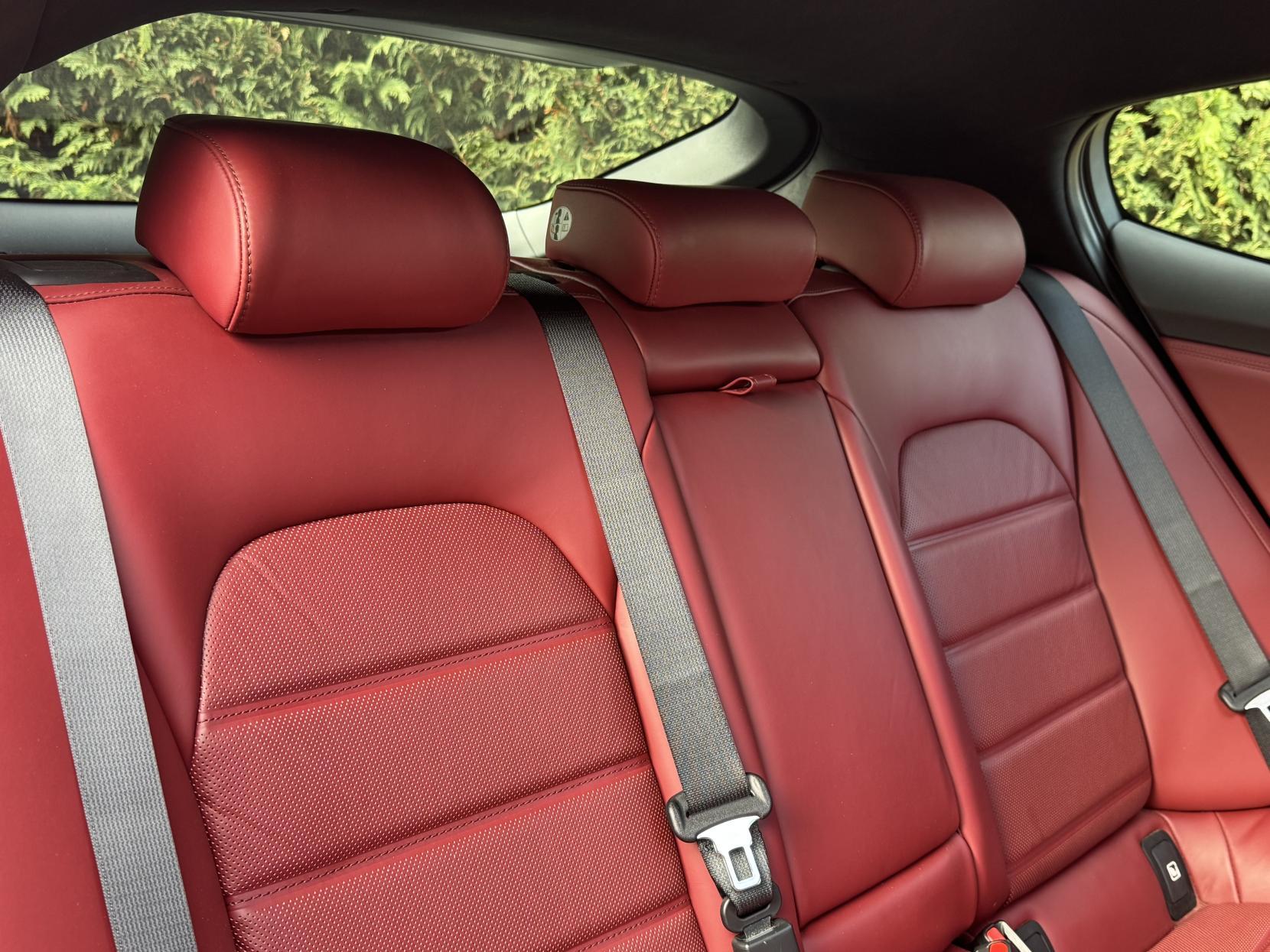 Kia Stinger 3.3 T-GDi V6 GT S Gran Turismo 5dr Petrol Auto Euro 6 (s/s) (365 bhp)