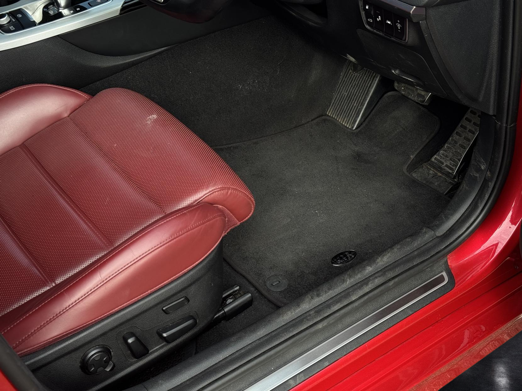 Kia Stinger 3.3 T-GDi V6 GT S Gran Turismo 5dr Petrol Auto Euro 6 (s/s) (365 bhp)