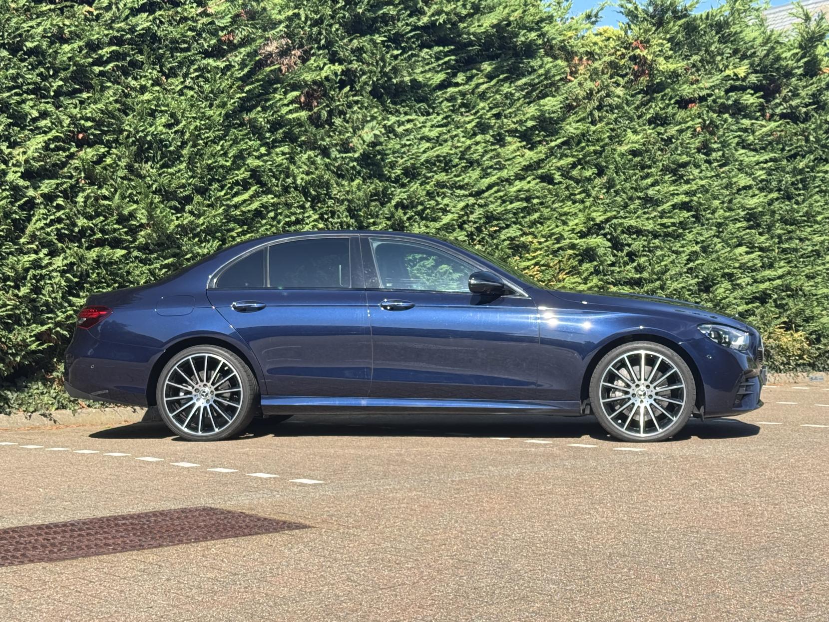 Mercedes-Benz E Class 2.9 E400d AMG Line Night Edition (Premium Plus) Saloon 4dr Diesel G-Tronic+ 4MATIC Euro 6 (s/s) (330 ps)