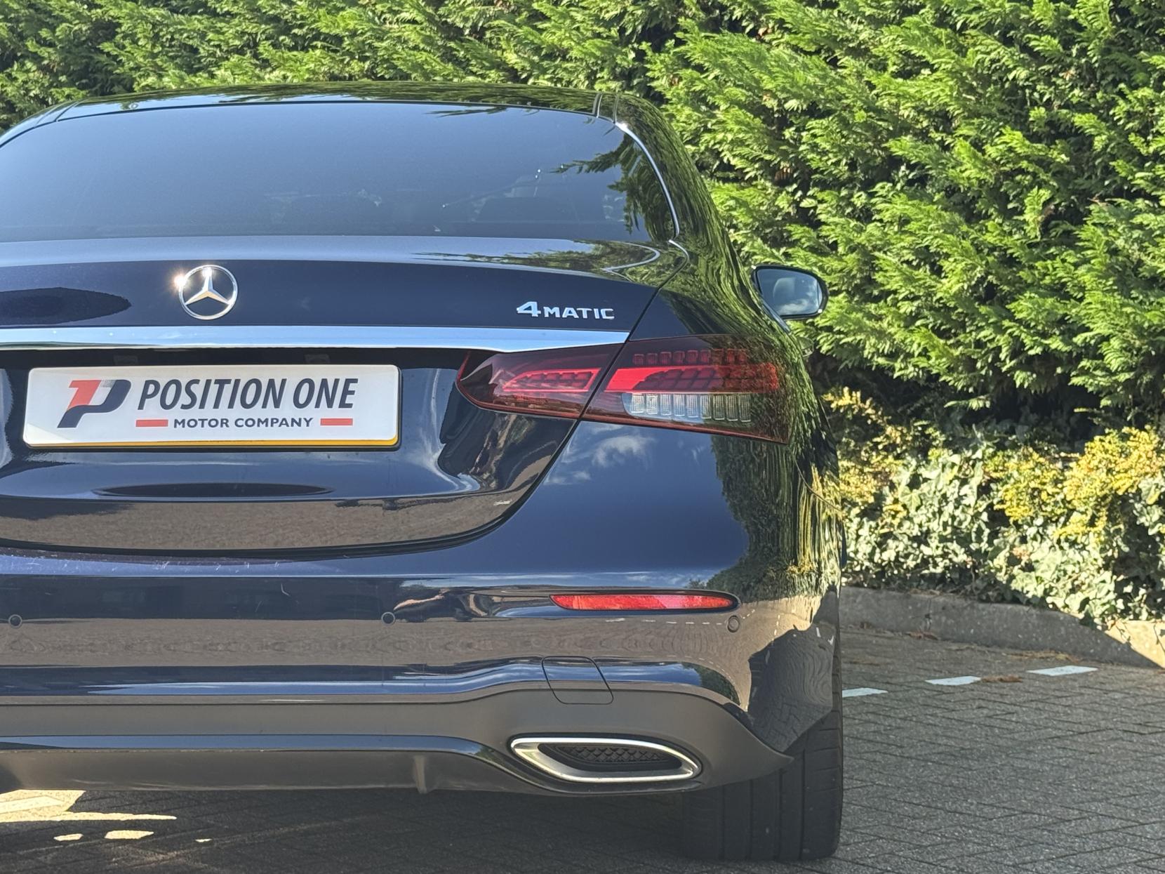 Mercedes-Benz E Class 2.9 E400d AMG Line Night Edition (Premium Plus) Saloon 4dr Diesel G-Tronic+ 4MATIC Euro 6 (s/s) (330 ps)