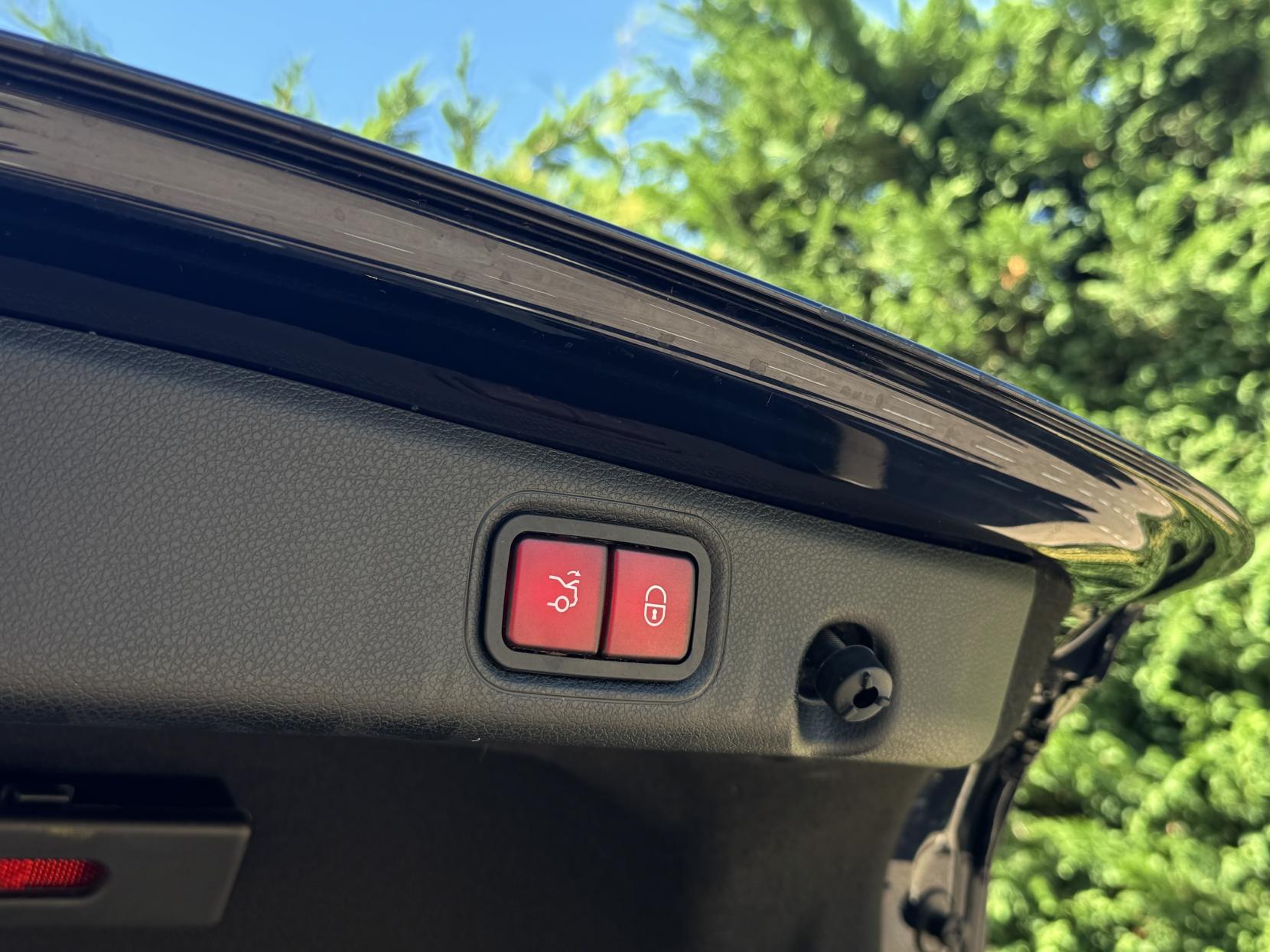 Mercedes-Benz E Class 2.9 E400d AMG Line Night Edition (Premium Plus) Saloon 4dr Diesel G-Tronic+ 4MATIC Euro 6 (s/s) (330 ps)