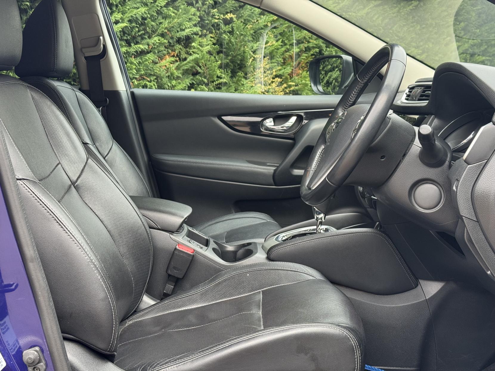 Nissan Qashqai 1.6 dCi Tekna SUV 5dr Diesel XTRON 2WD Euro 6 (s/s) (130 ps)