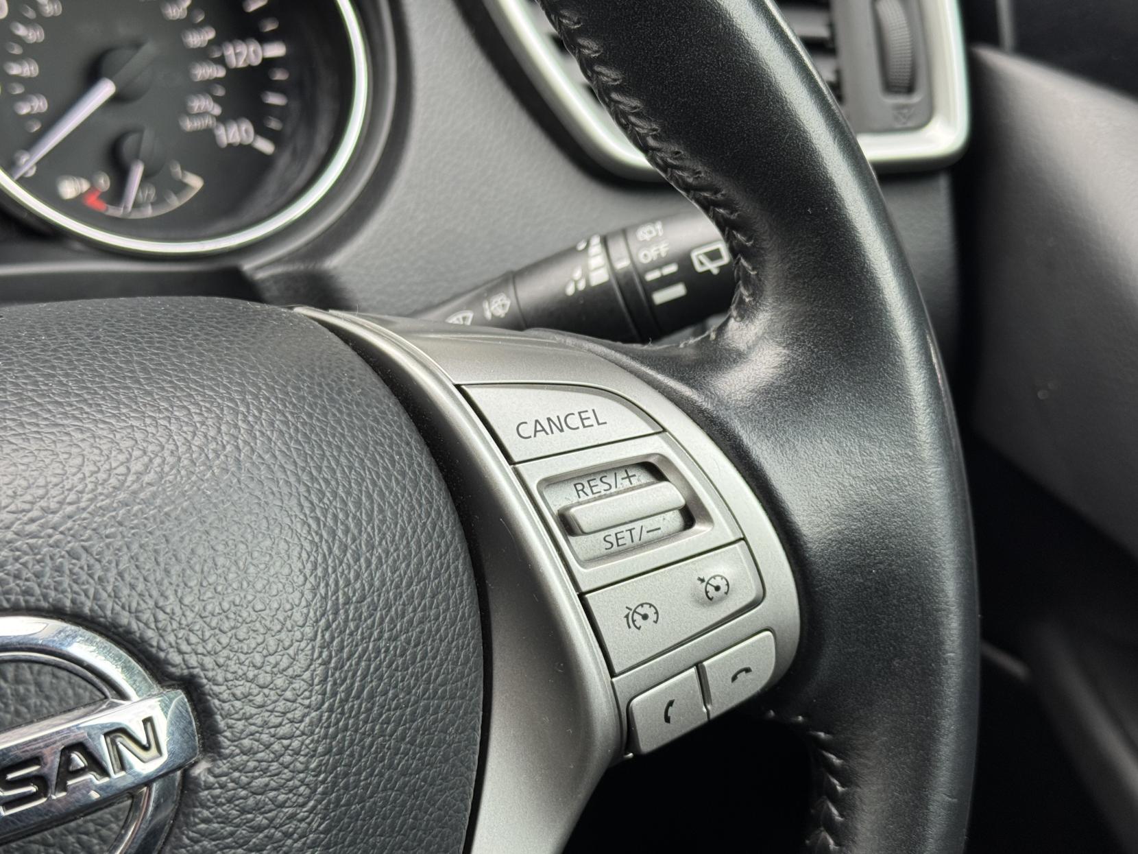 Nissan Qashqai 1.6 dCi Tekna SUV 5dr Diesel XTRON 2WD Euro 6 (s/s) (130 ps)