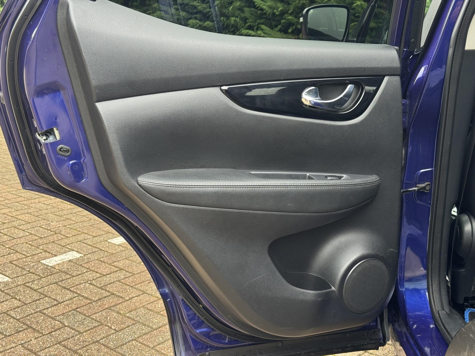 Nissan Qashqai 1.6 dCi Tekna SUV 5dr Diesel XTRON 2WD Euro 6 (s/s) (130 ps)