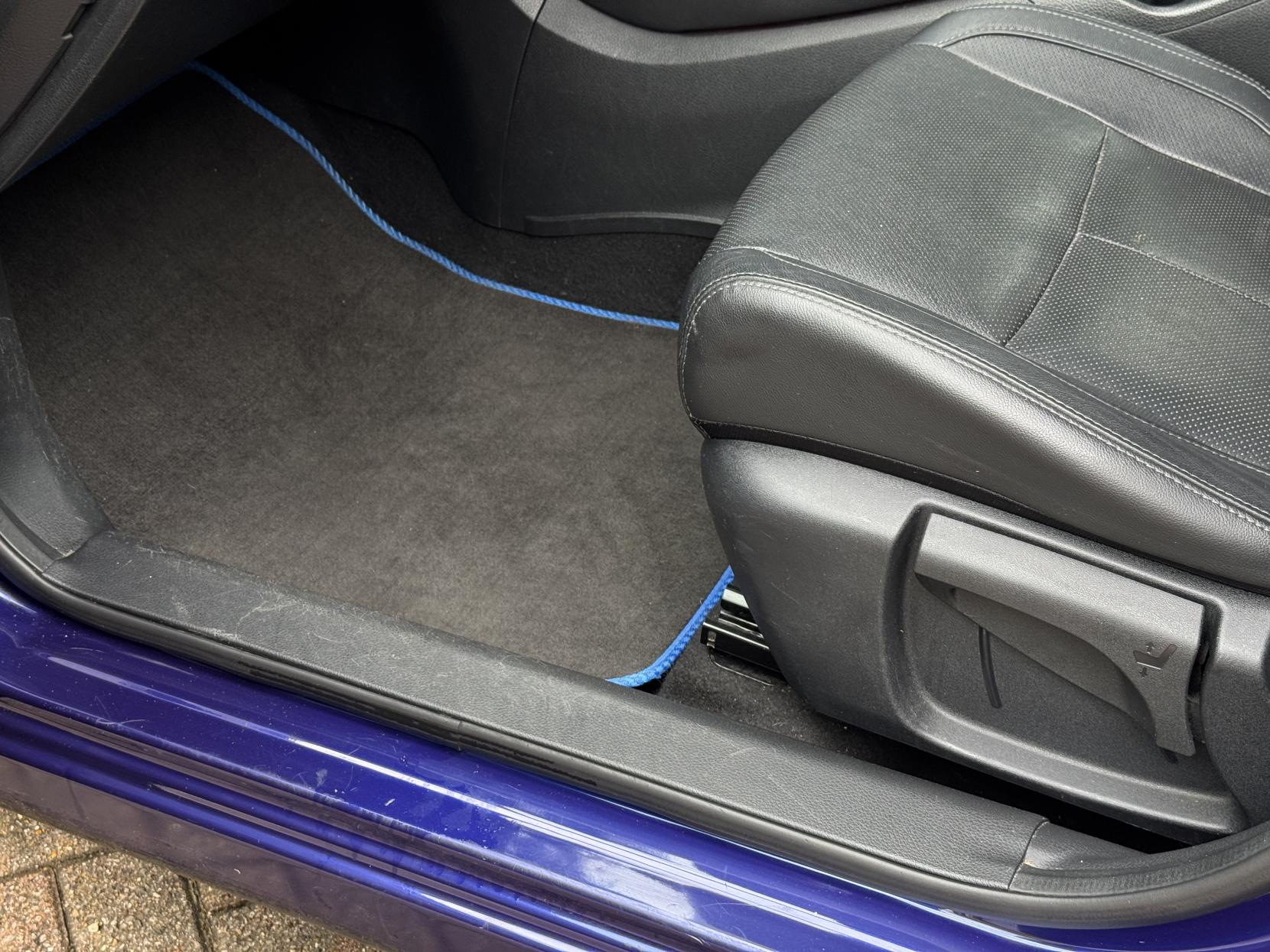 Nissan Qashqai 1.6 dCi Tekna SUV 5dr Diesel XTRON 2WD Euro 6 (s/s) (130 ps)