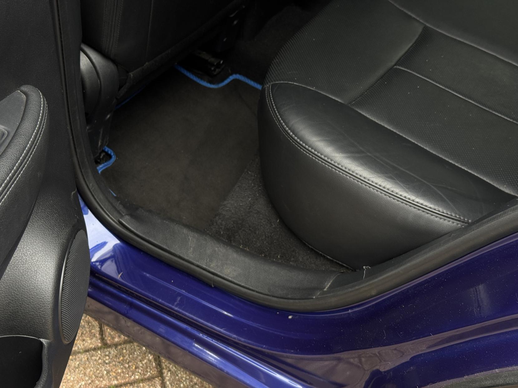 Nissan Qashqai 1.6 dCi Tekna SUV 5dr Diesel XTRON 2WD Euro 6 (s/s) (130 ps)