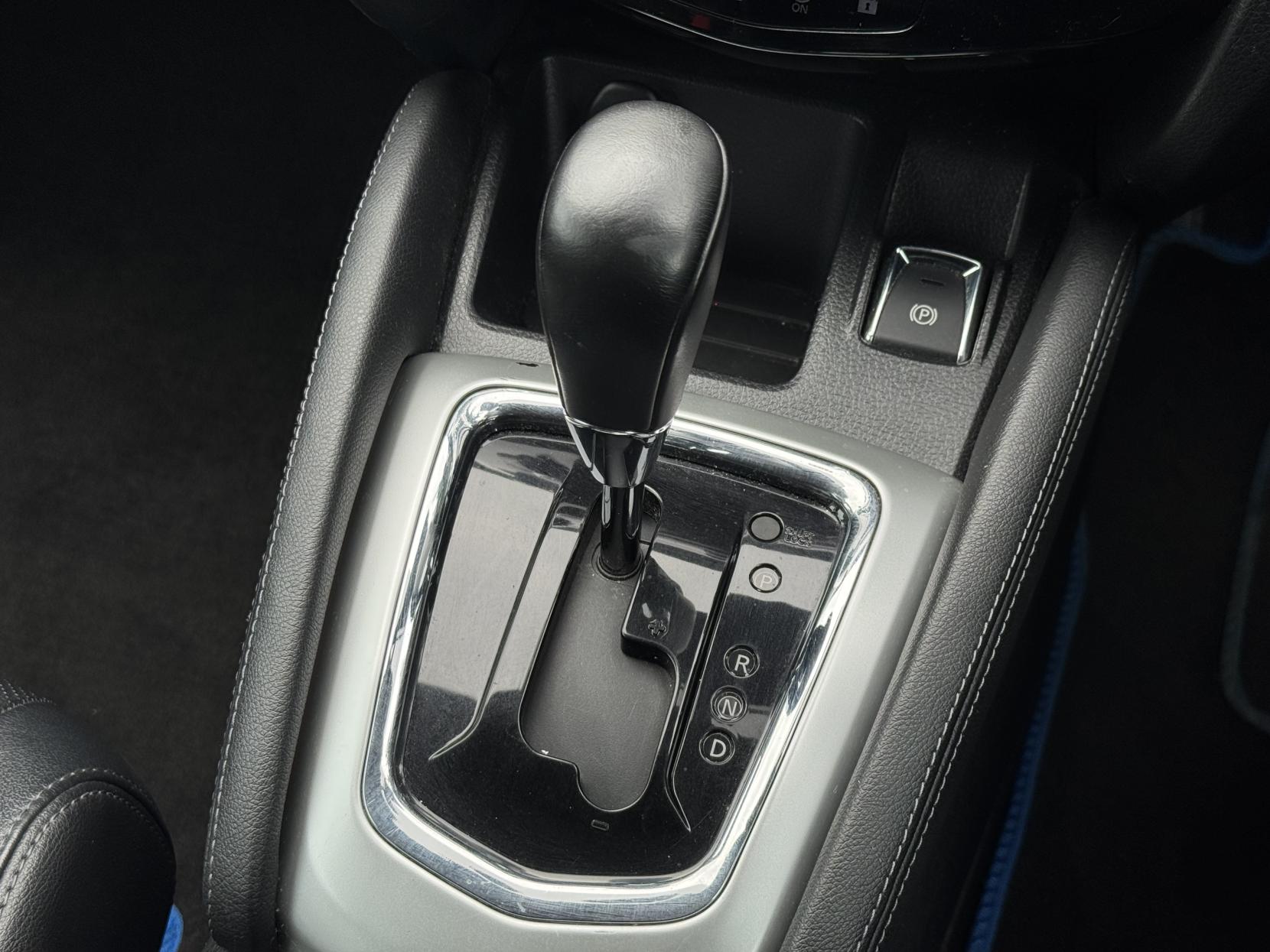 Nissan Qashqai 1.6 dCi Tekna SUV 5dr Diesel XTRON 2WD Euro 6 (s/s) (130 ps)