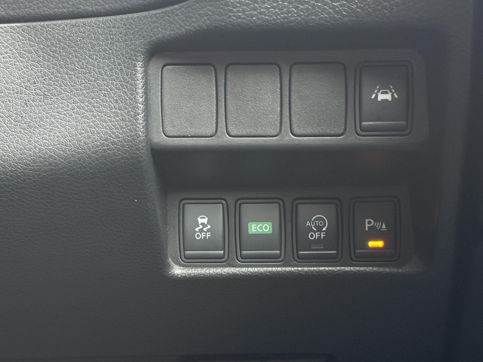 Nissan Qashqai 1.6 dCi Tekna SUV 5dr Diesel XTRON 2WD Euro 6 (s/s) (130 ps)