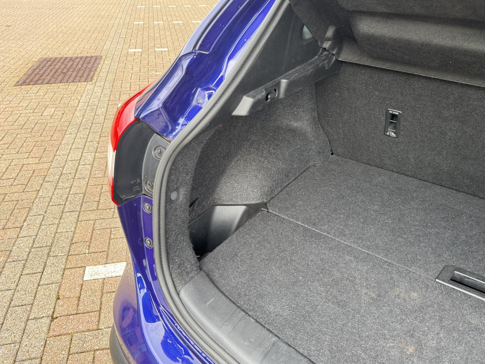 Nissan Qashqai 1.6 dCi Tekna SUV 5dr Diesel XTRON 2WD Euro 6 (s/s) (130 ps)