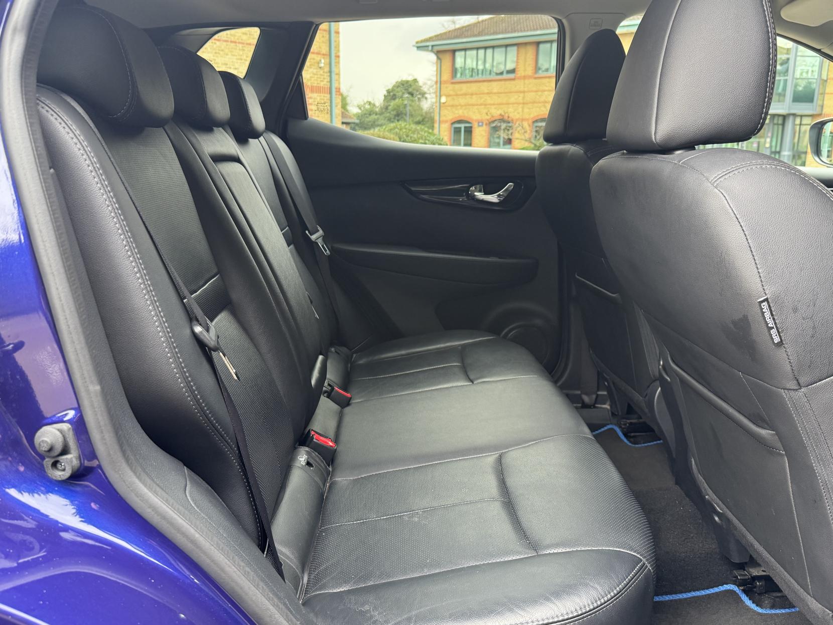 Nissan Qashqai 1.6 dCi Tekna SUV 5dr Diesel XTRON 2WD Euro 6 (s/s) (130 ps)