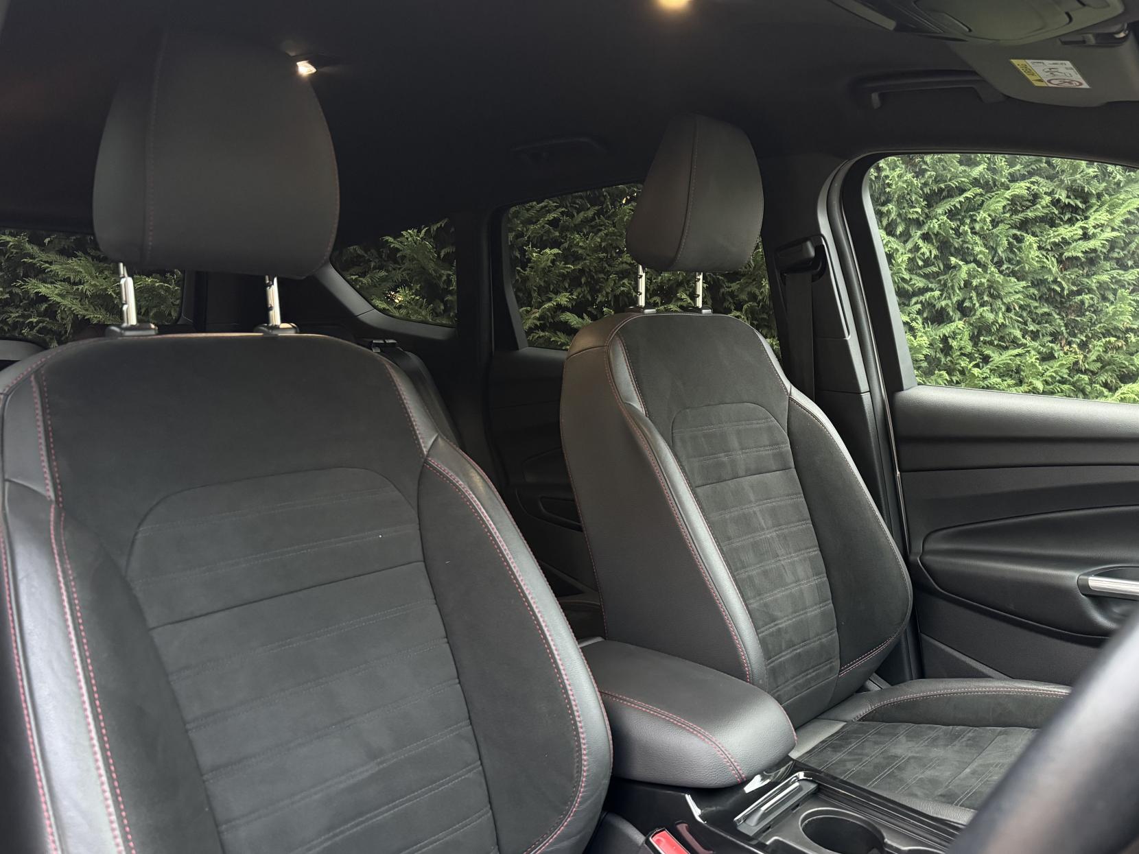 Ford Kuga 1.5T EcoBoost ST-Line SUV 5dr Petrol Auto AWD Euro 6 (s/s) (176 ps)