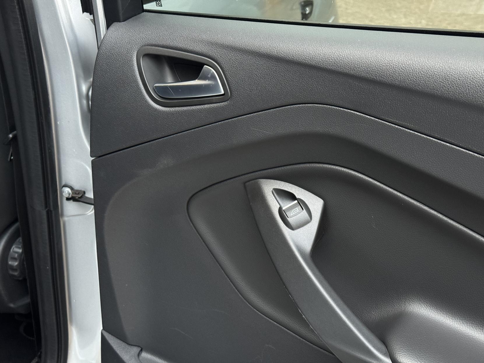 Ford Kuga 1.5T EcoBoost ST-Line SUV 5dr Petrol Auto AWD Euro 6 (s/s) (176 ps)