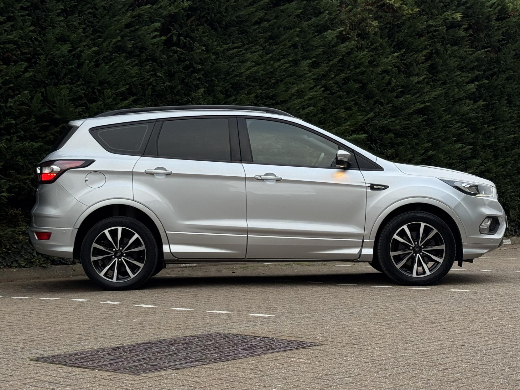 Ford Kuga 1.5T EcoBoost ST-Line SUV 5dr Petrol Auto AWD Euro 6 (s/s) (176 ps)